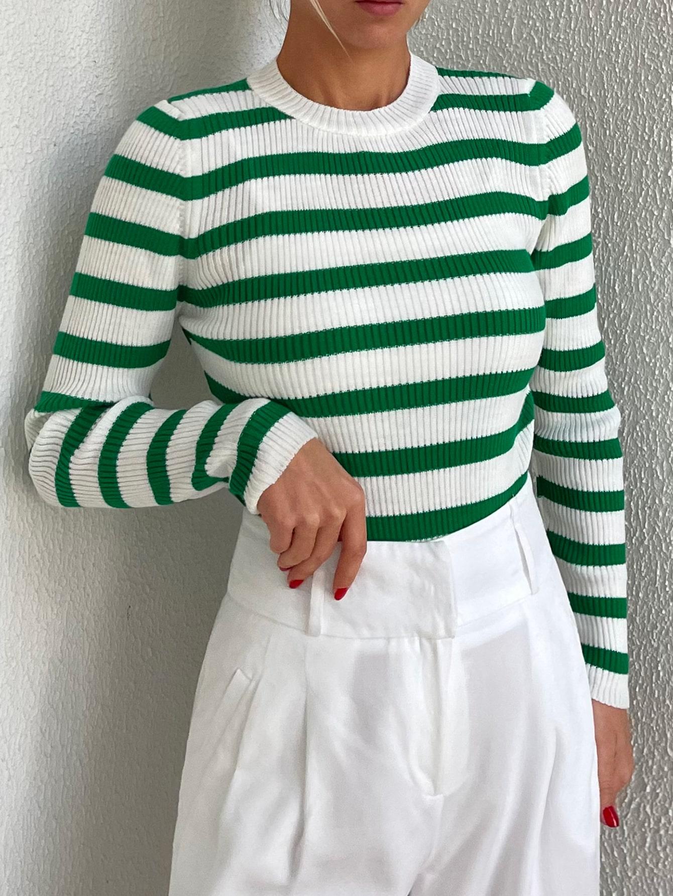 sweter okrągły dekolt wzór paski 