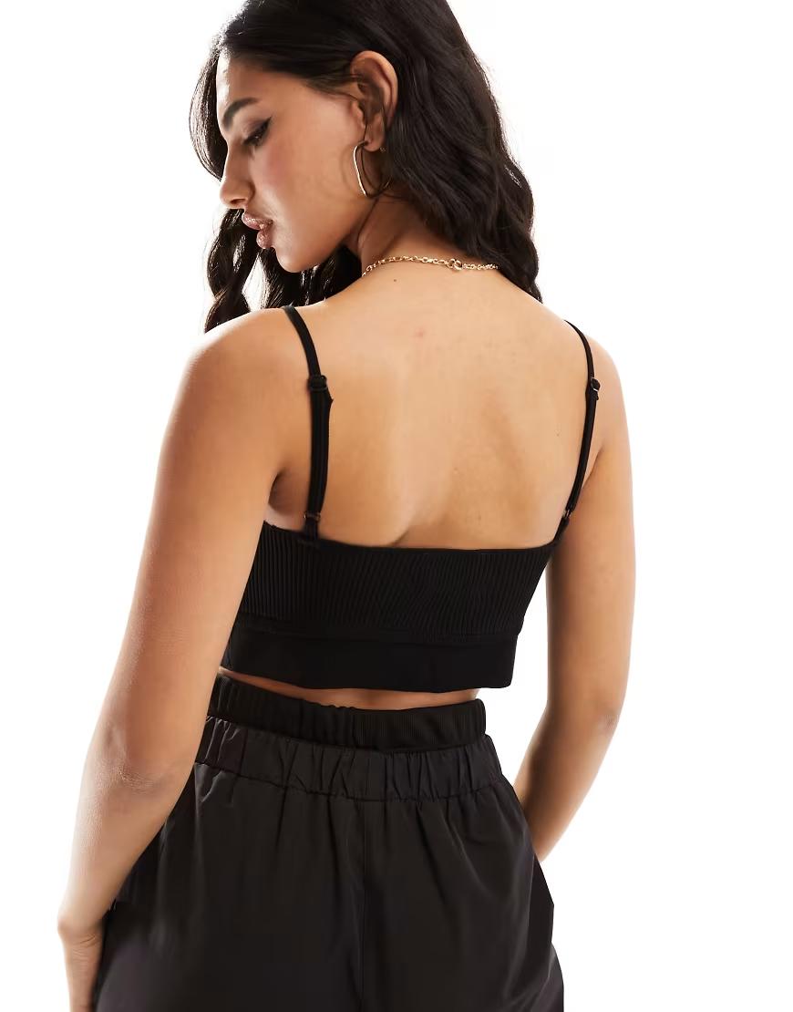 dzianinowy czarny crop top