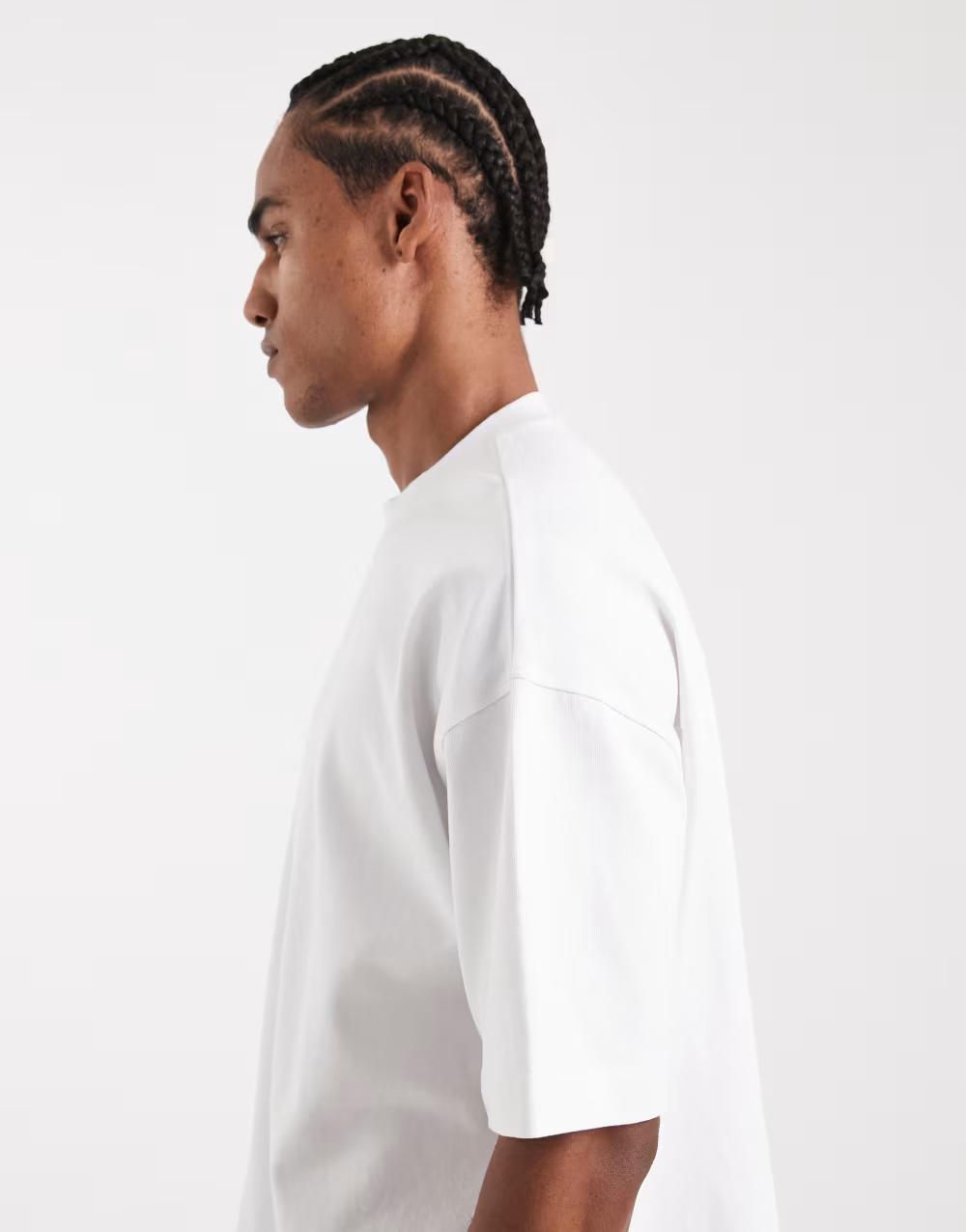 BIAŁY T-SHIRT OVERSIZE