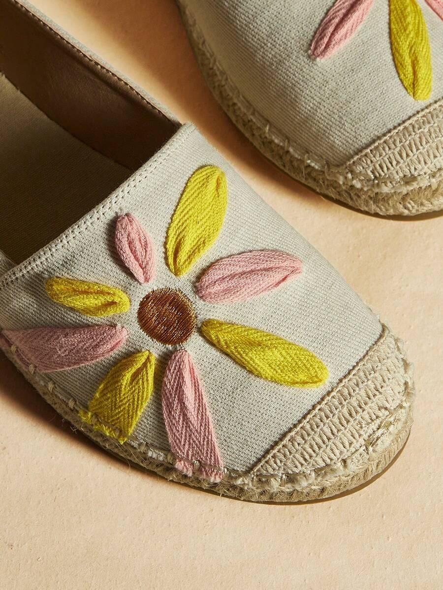 BUTY ESPADRYLE Z WIĄZANIEM