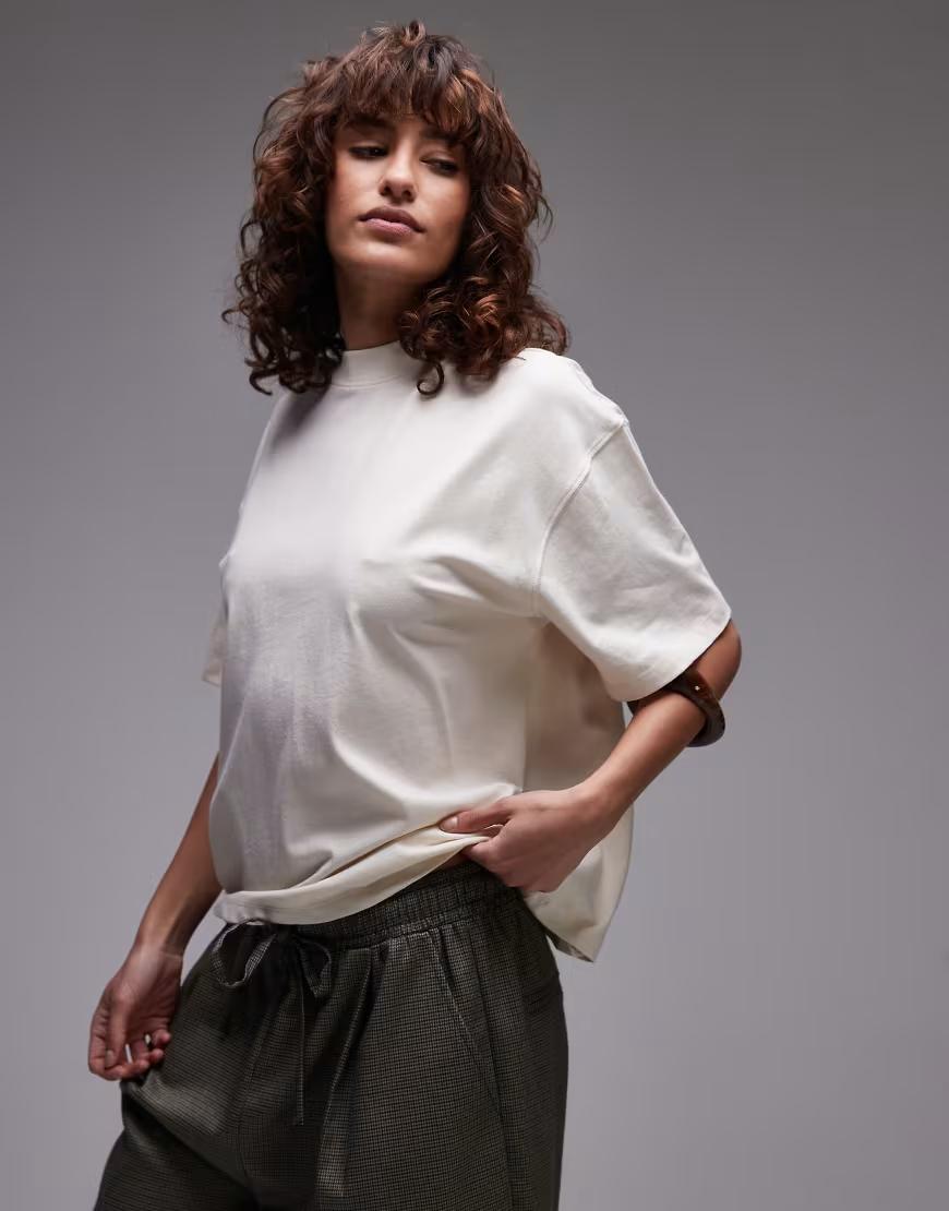 BEŻOWY T-SHIRT OVERSIZE
