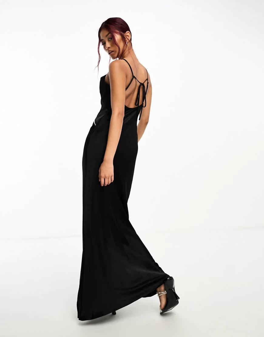 czarna zdobiona maxi sukienka głęboki dekolt