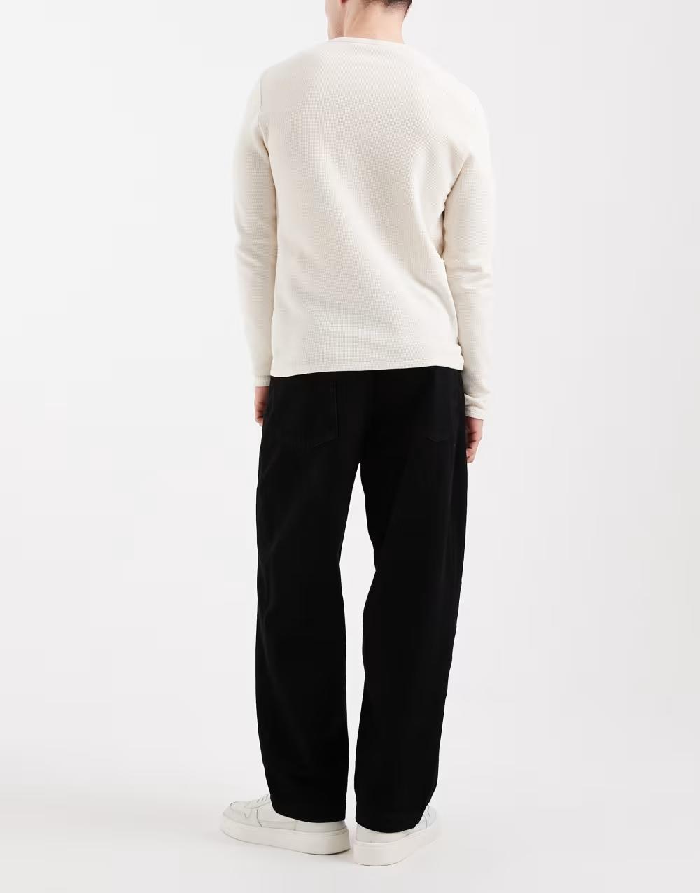 czarne spodnie jeans zamek