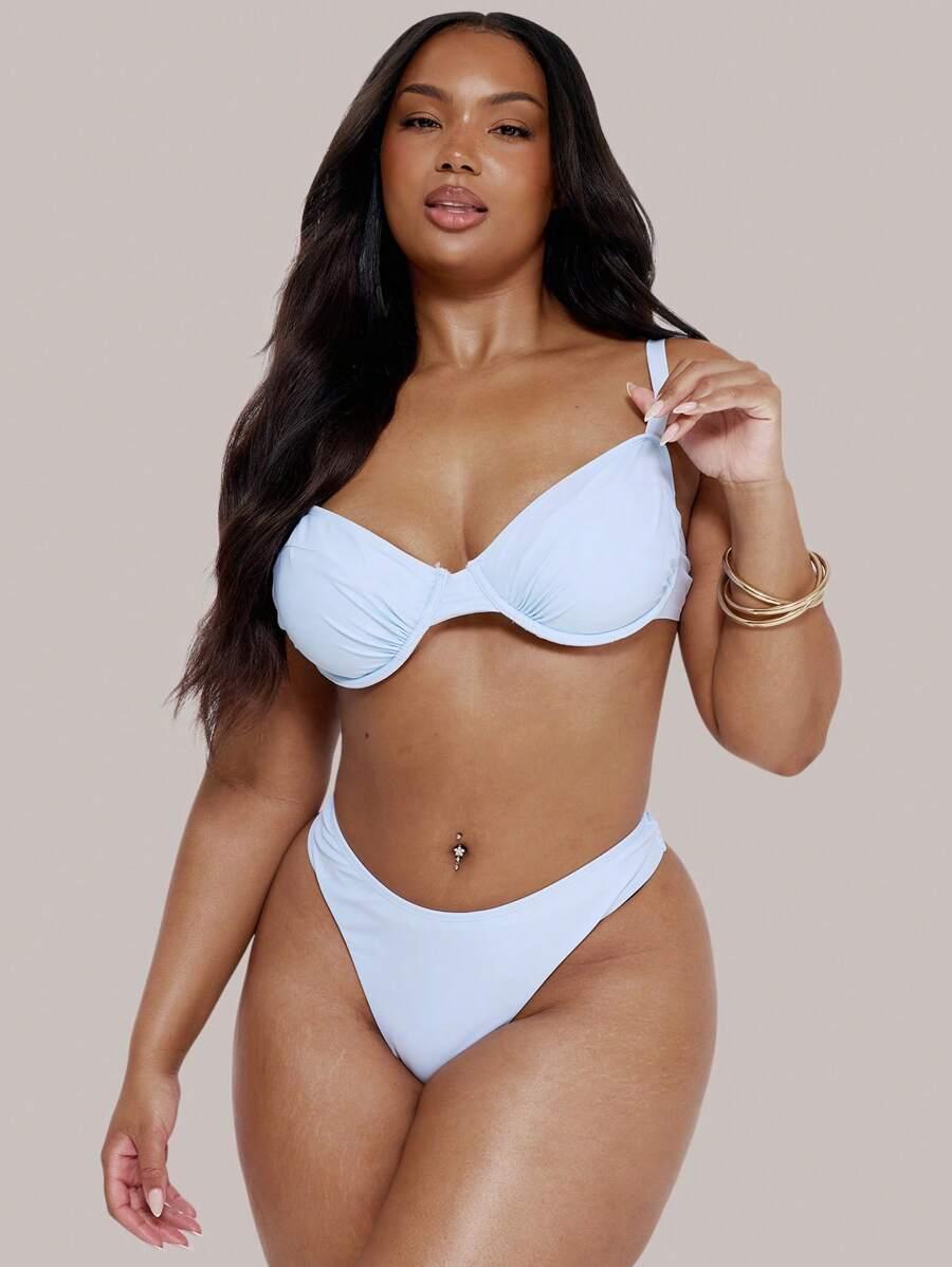 niebieska góra od bikini