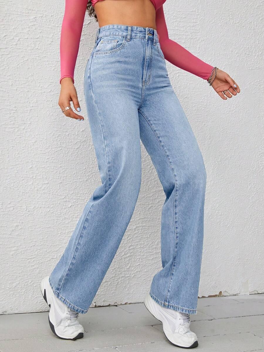 niebieskie spodnie jeansowe