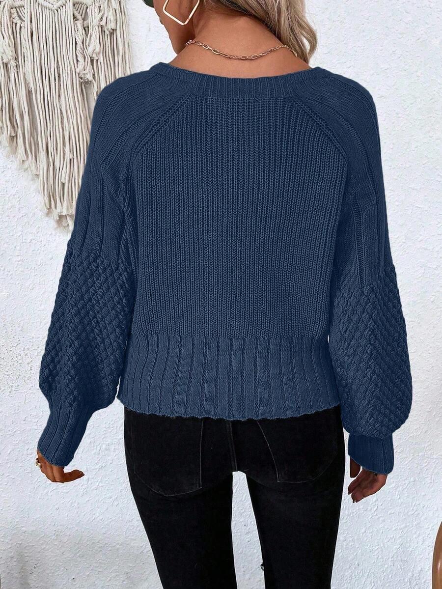 niebieski sweter guziki