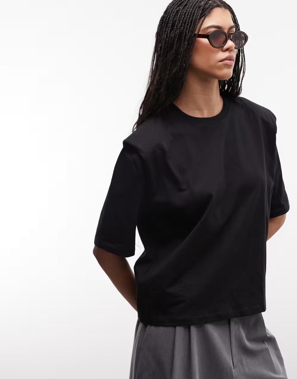 CZARNY T-SHIRT OGRĄGŁY DEKOLT KRÓTKI RĘKAW