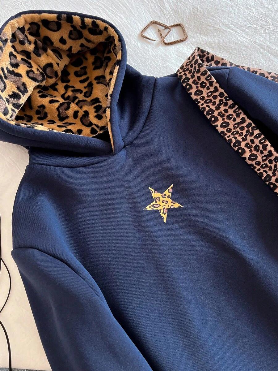 granatowa bluza kaptur