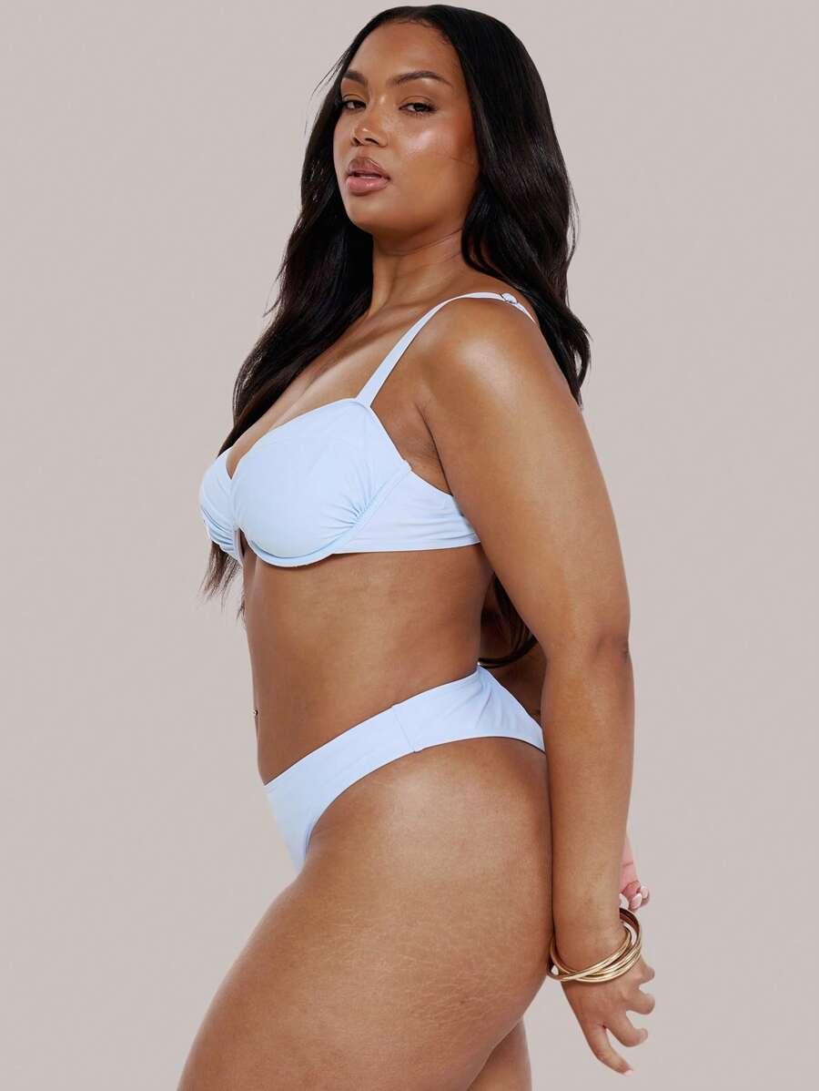 niebieska góra od bikini