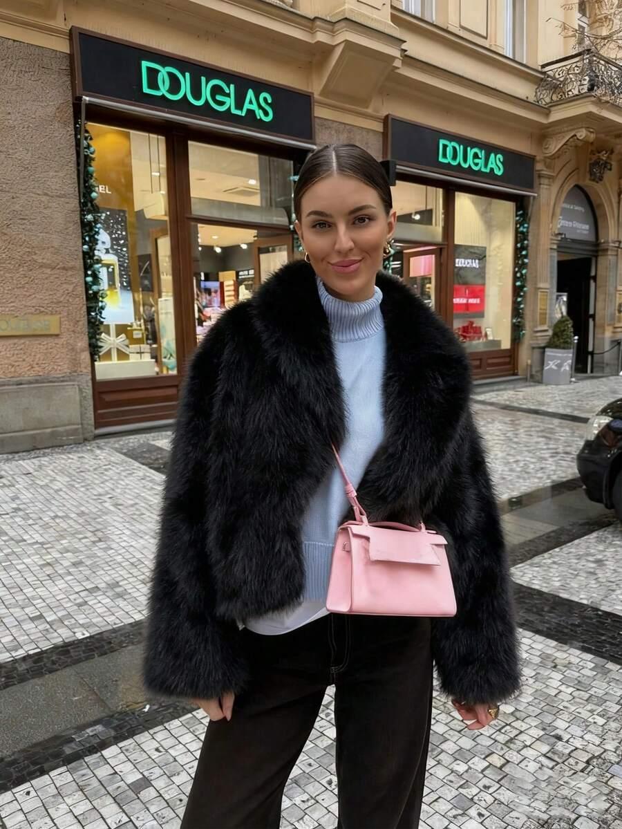 CZARNE SZTUCZNE FUTRO
