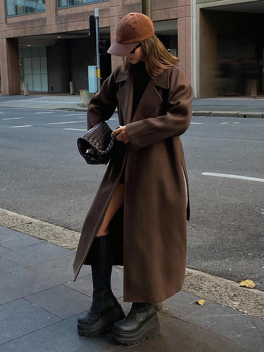 BRĄZOWY KLASYCZNY PŁASZCZ