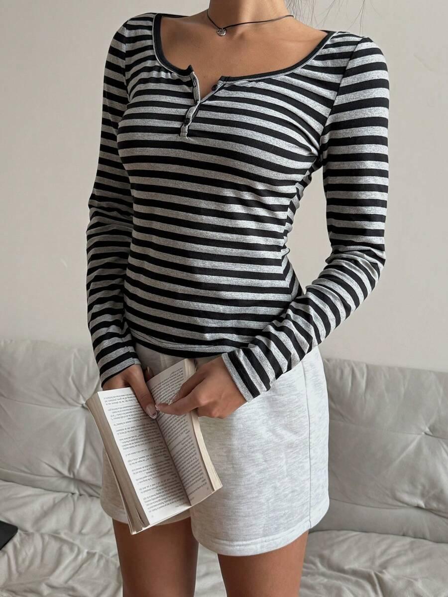 czarna bluzka paski