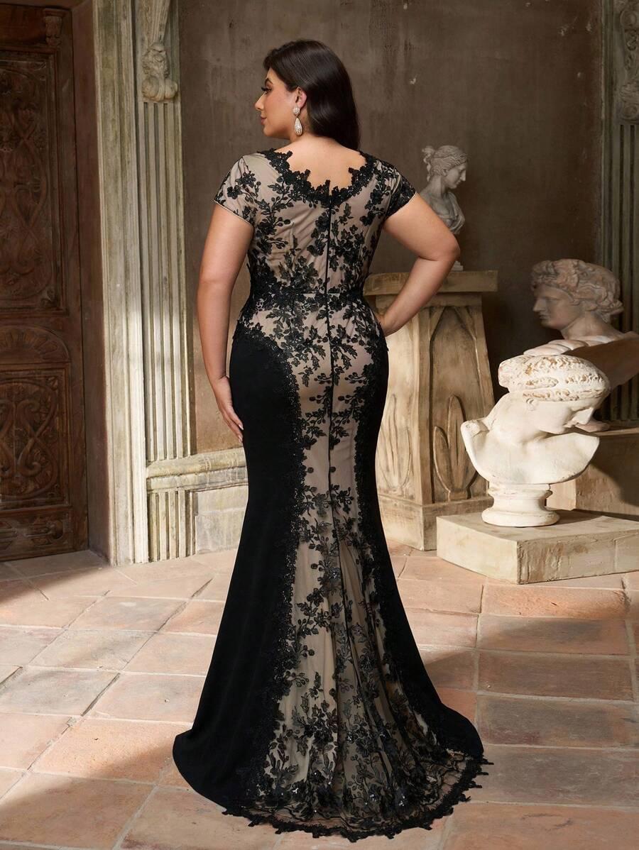 ELEGANCKA CZARNA SUKIENKA DEKOLT W SEREK Z HAFTEM 
