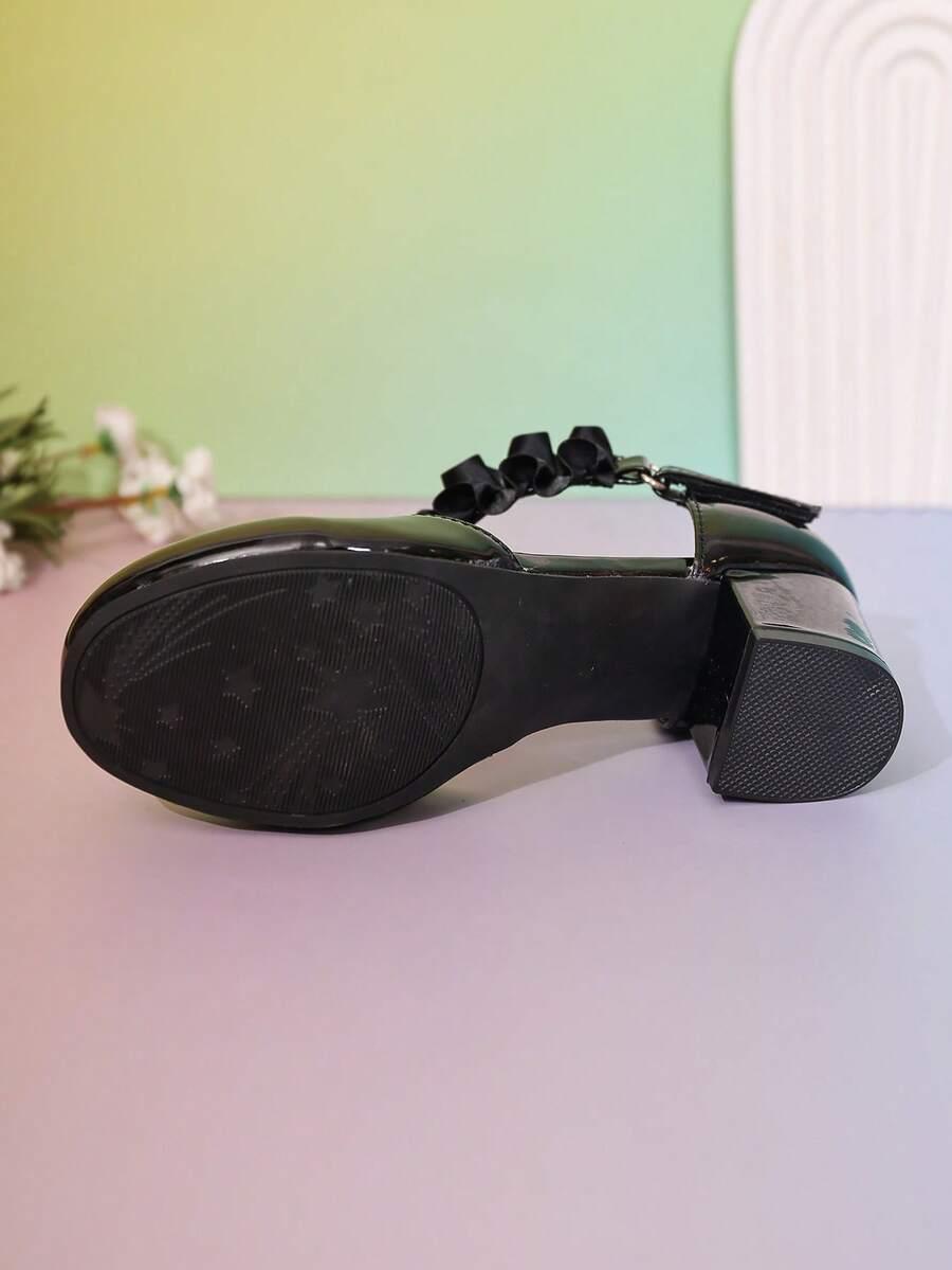czarne półbuty obcas