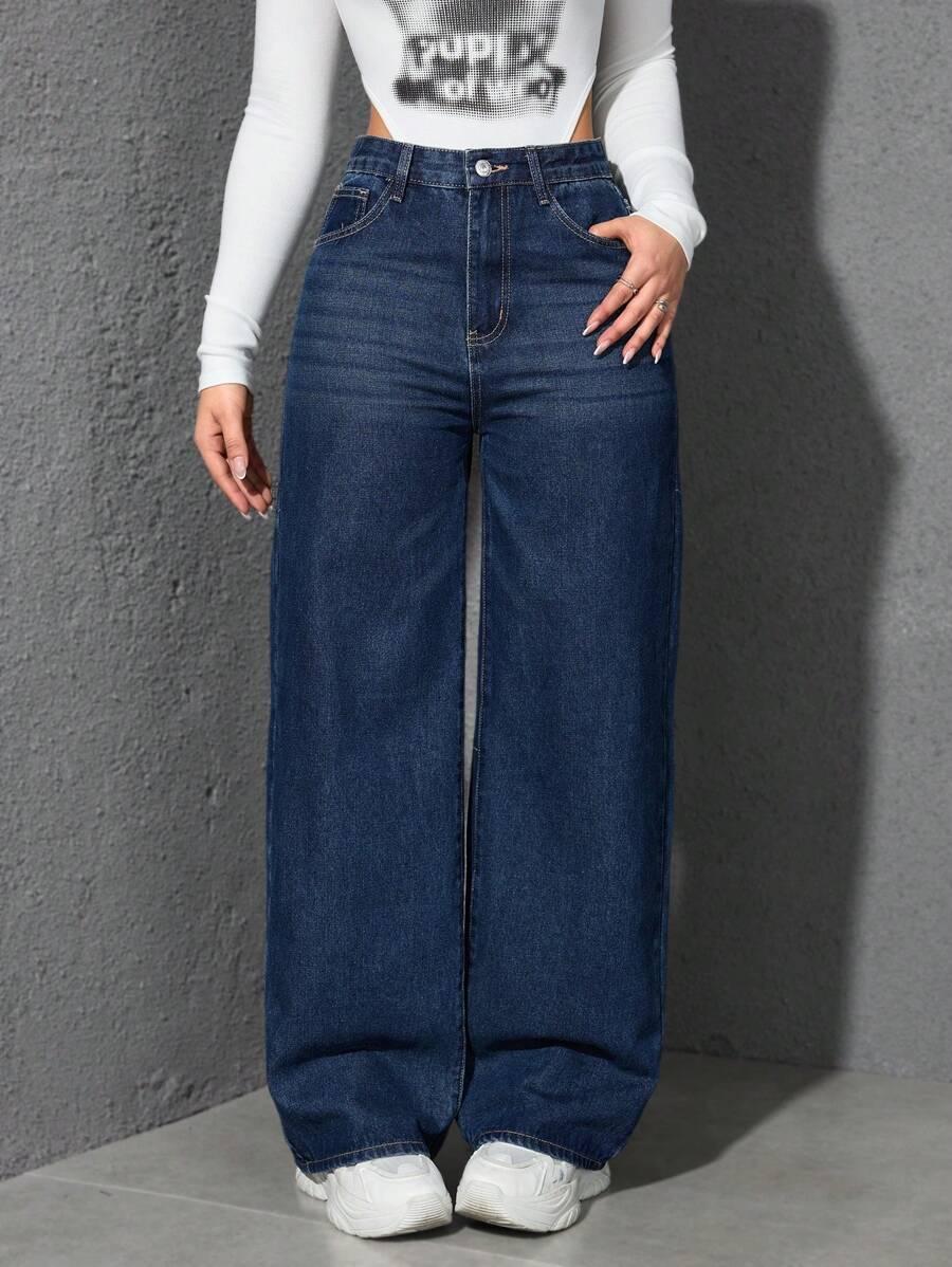 niebieskie spodnie jeans kieszenie