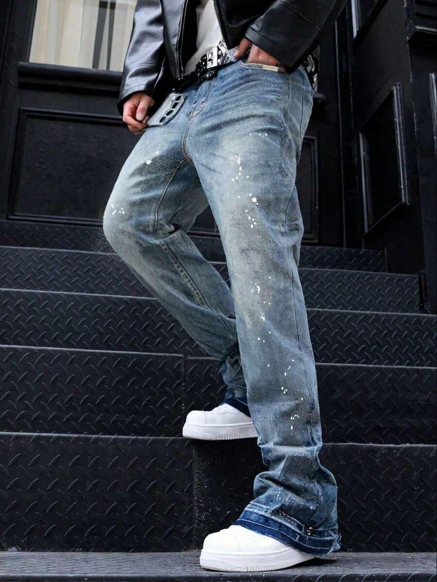 niebieskie spodnie jeans