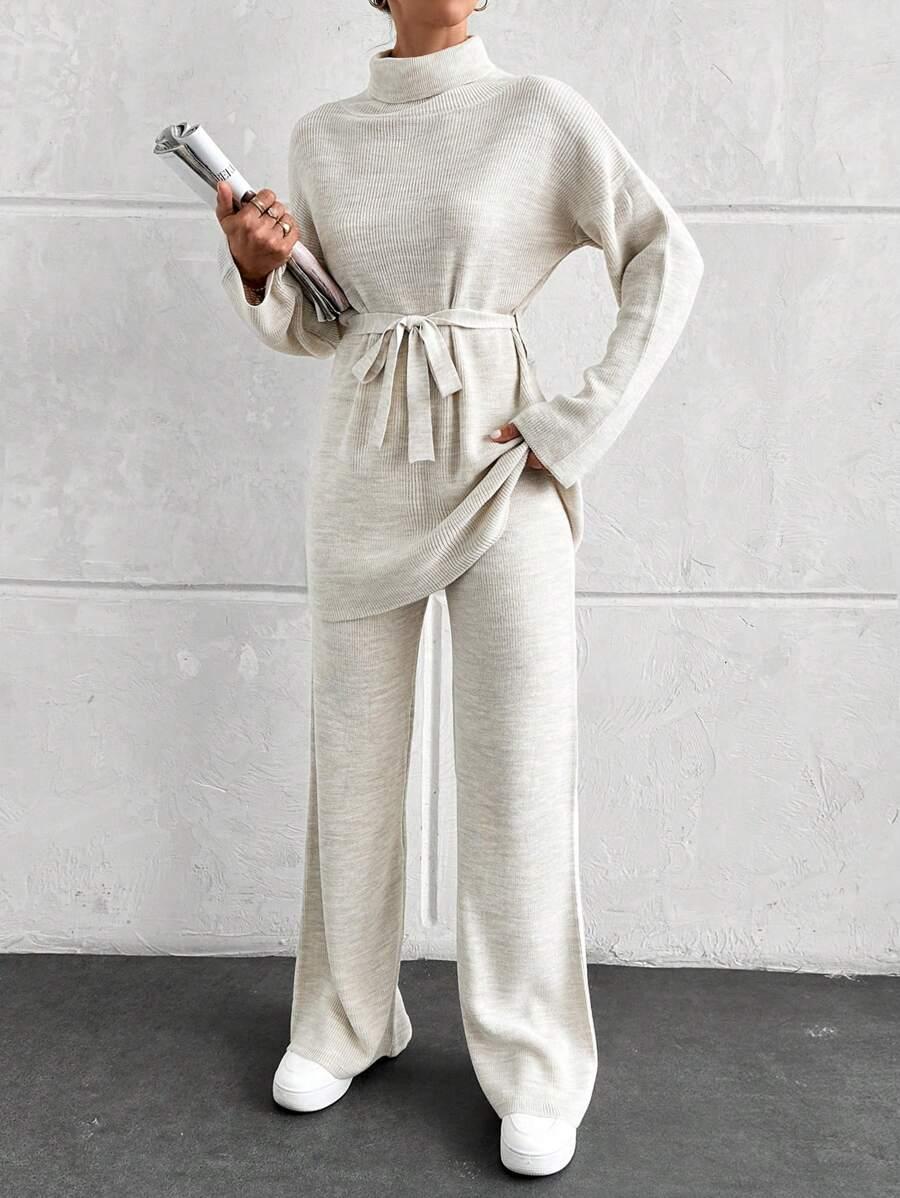 beżowy sweter półgolf