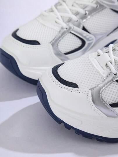 sznurowane buty sportowe
