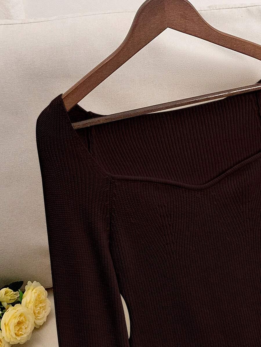 BRĄZOWY SWETER PRĄŻKI