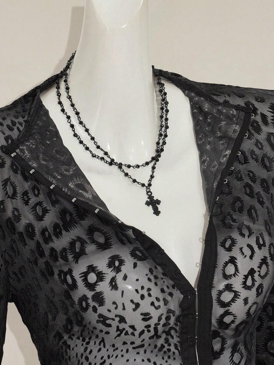 czarna bluzka animal print