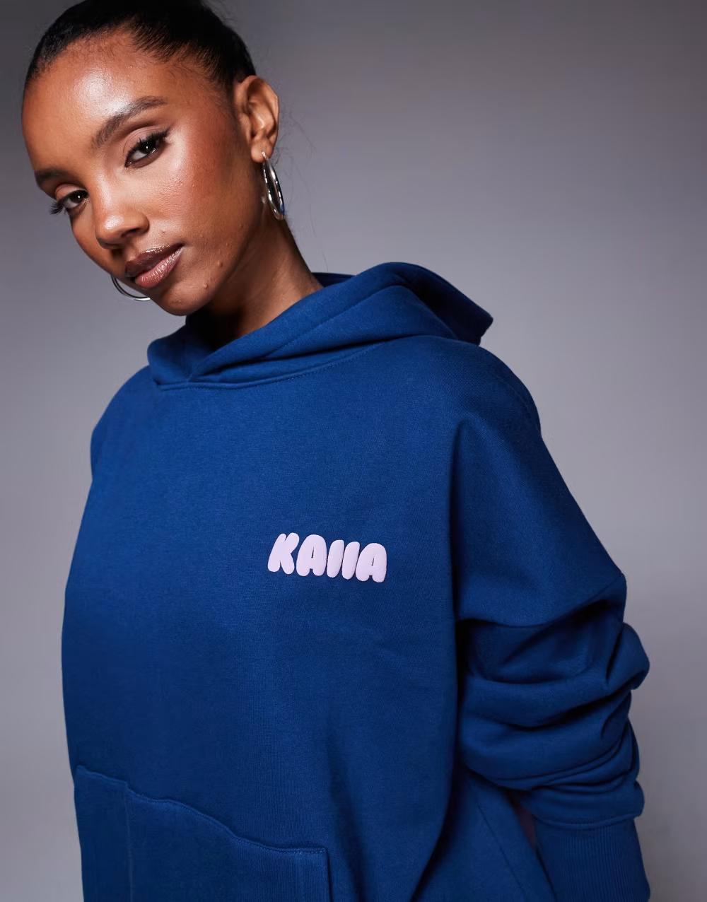 BLUZA Z KAPTUREM NADRUK