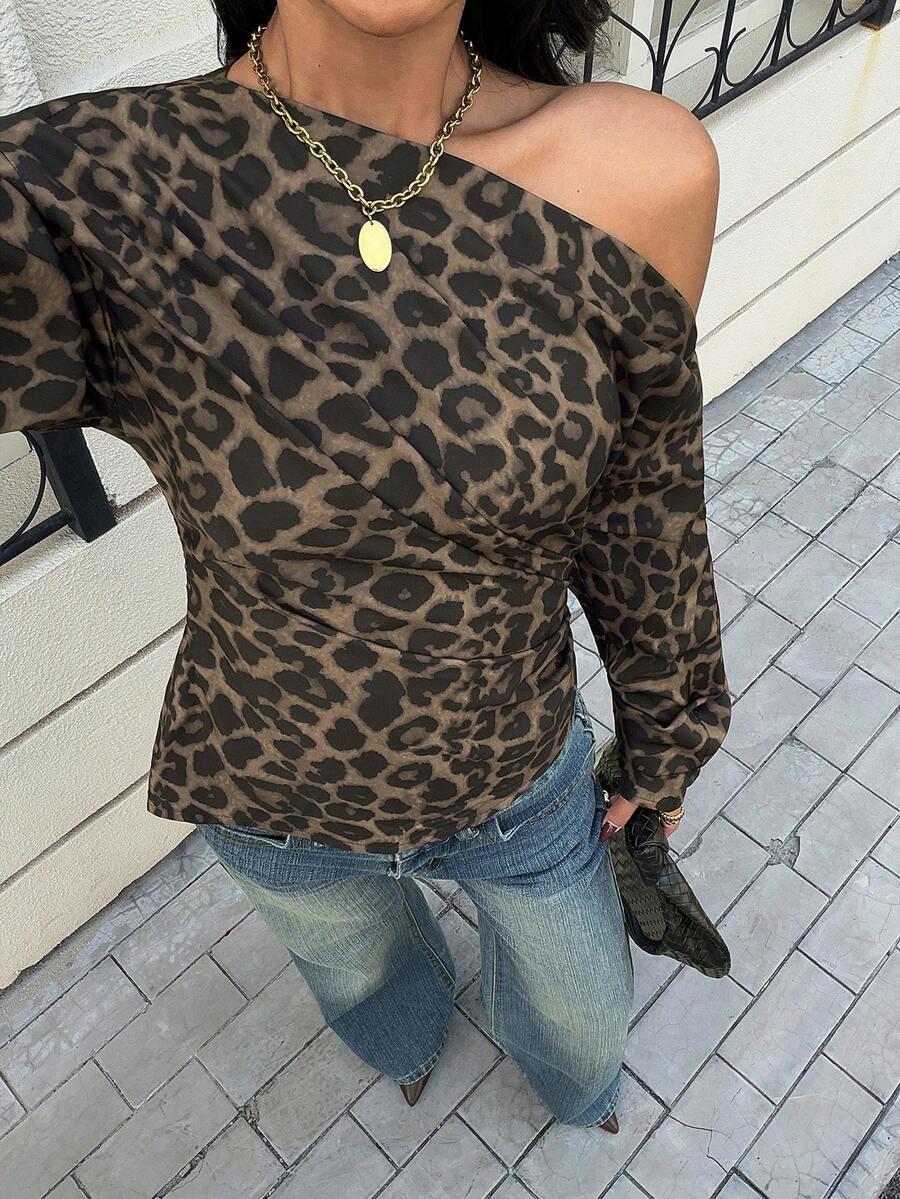 asymetryczna bluzka animal print