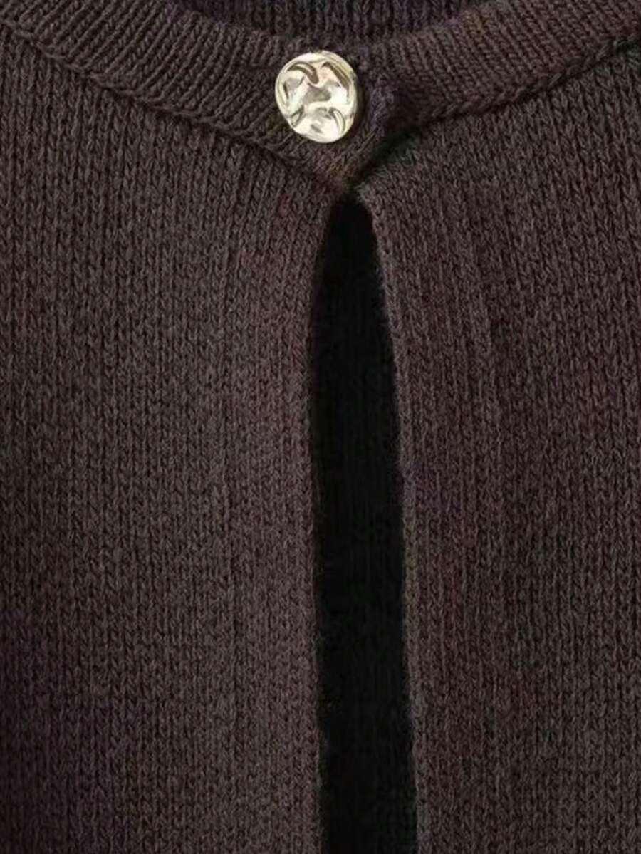BRĄZOWY SWETER GUZIK