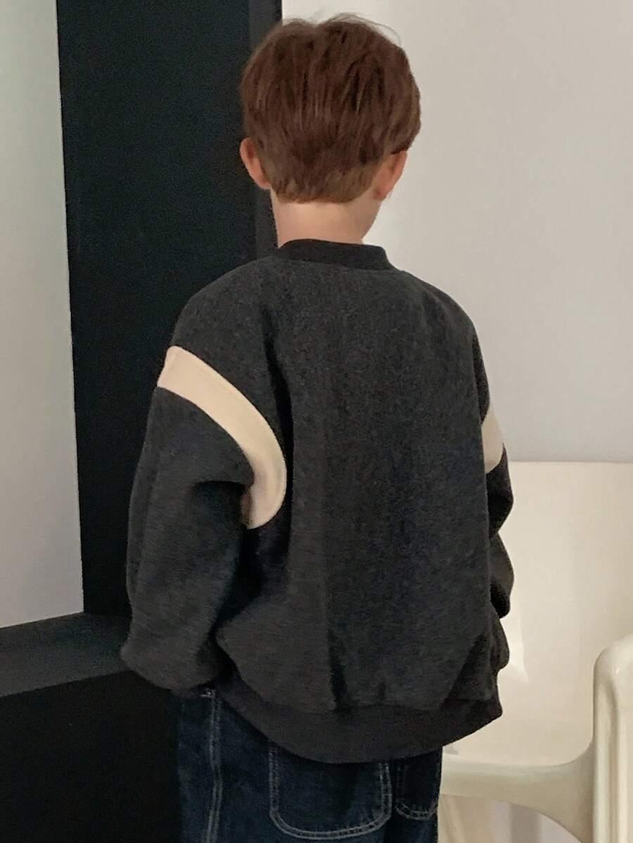 szara bluza bomber