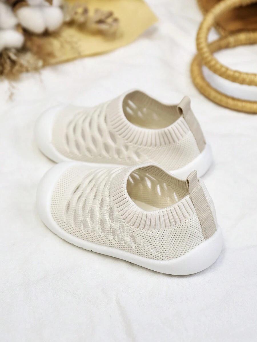 KREMOWE BUTY NIEMOWLĘCE
