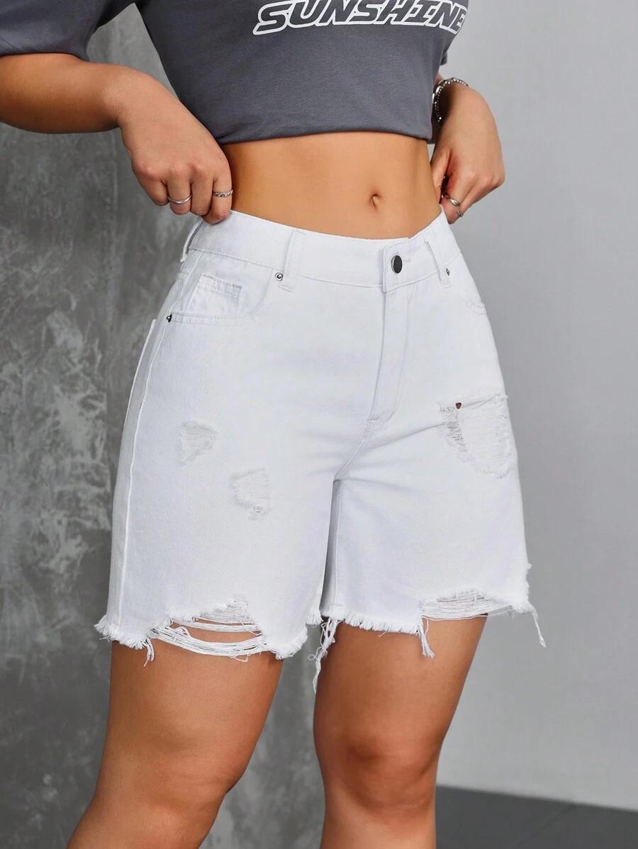białe spodenki jeans