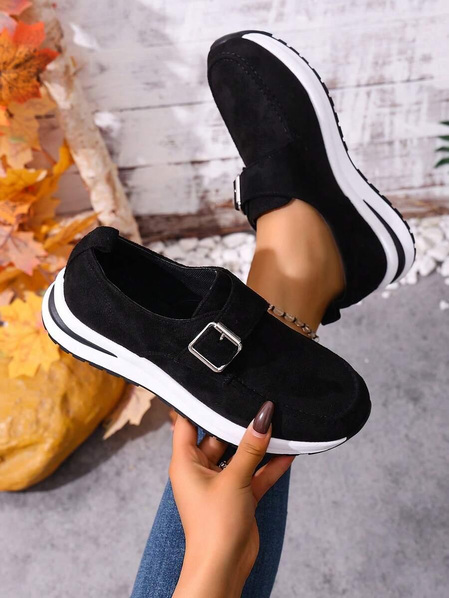 czarne buty sportowe 