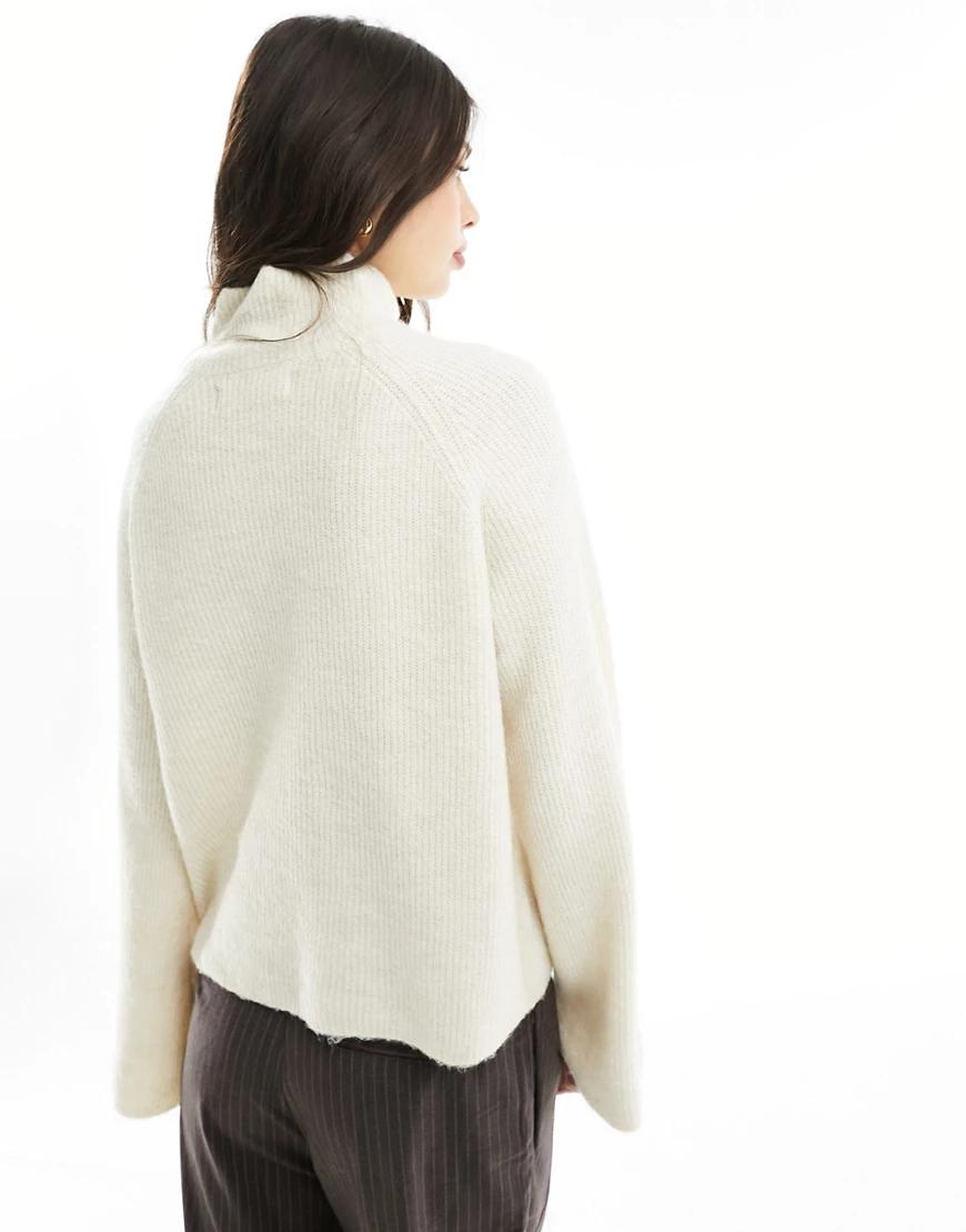 kremowy klasyczny sweter półgolf guziki