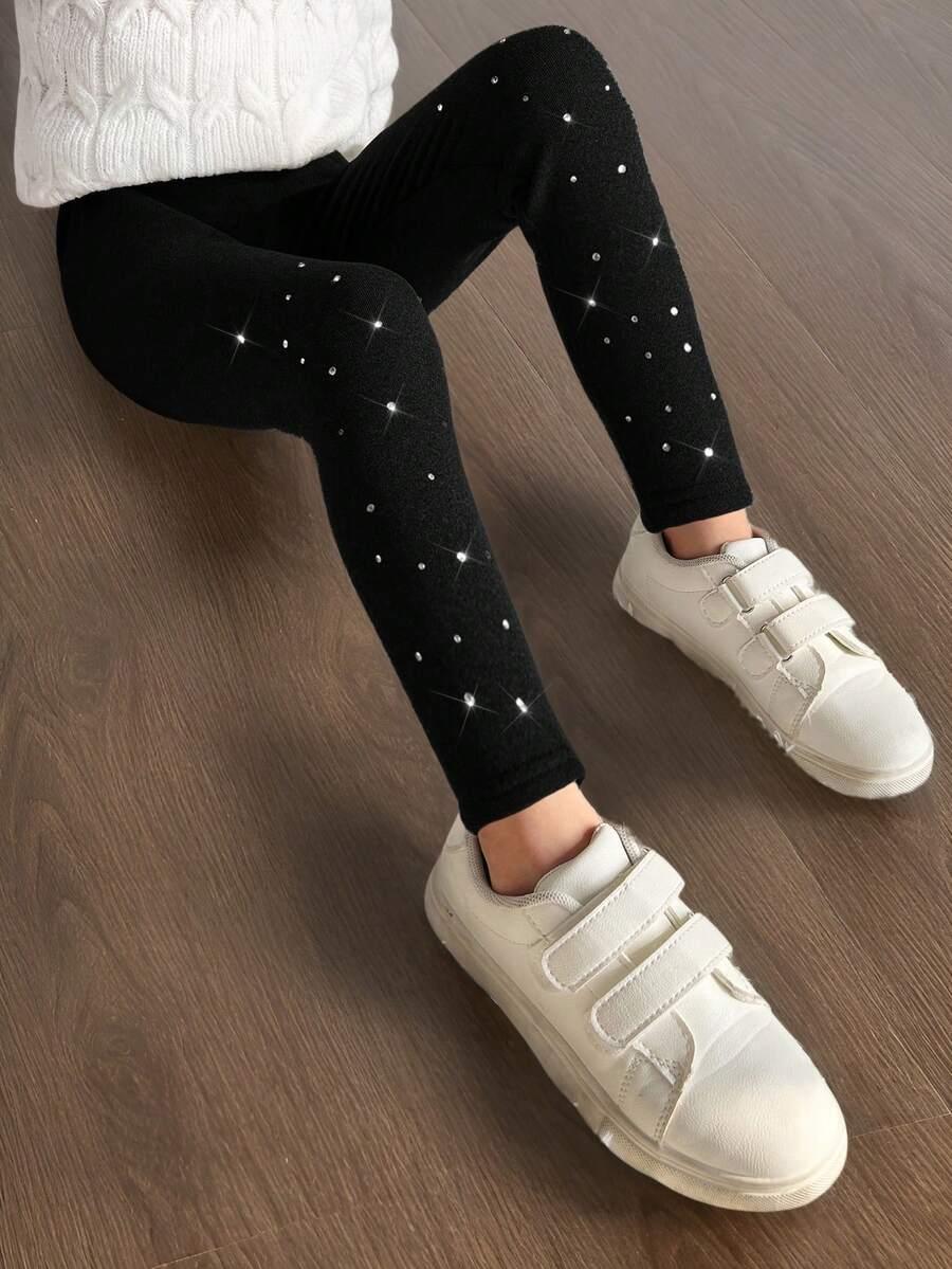 czarne legginsy zdobienia