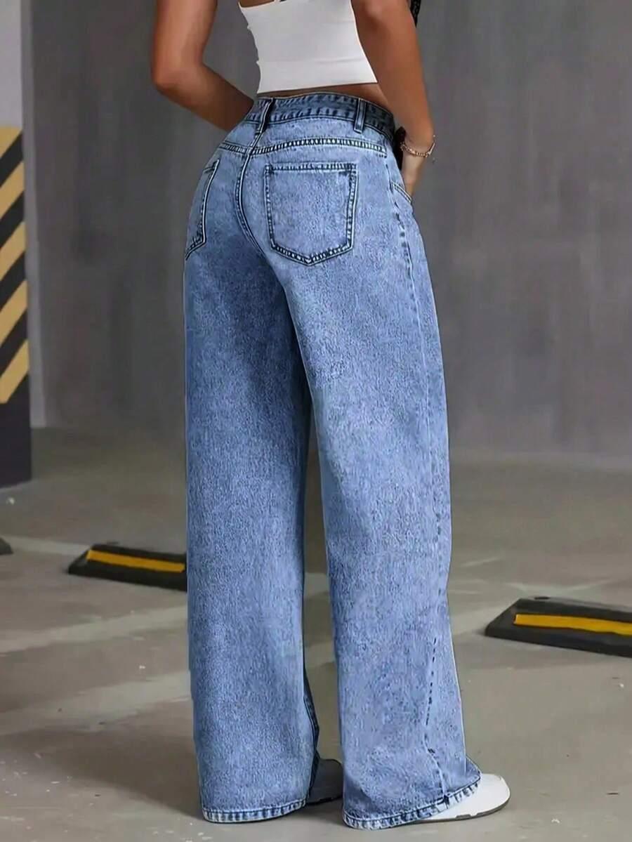 niebieskie spodnie jeans 