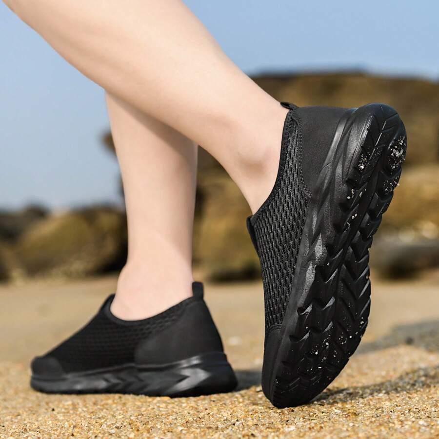 czarne buty sportowe