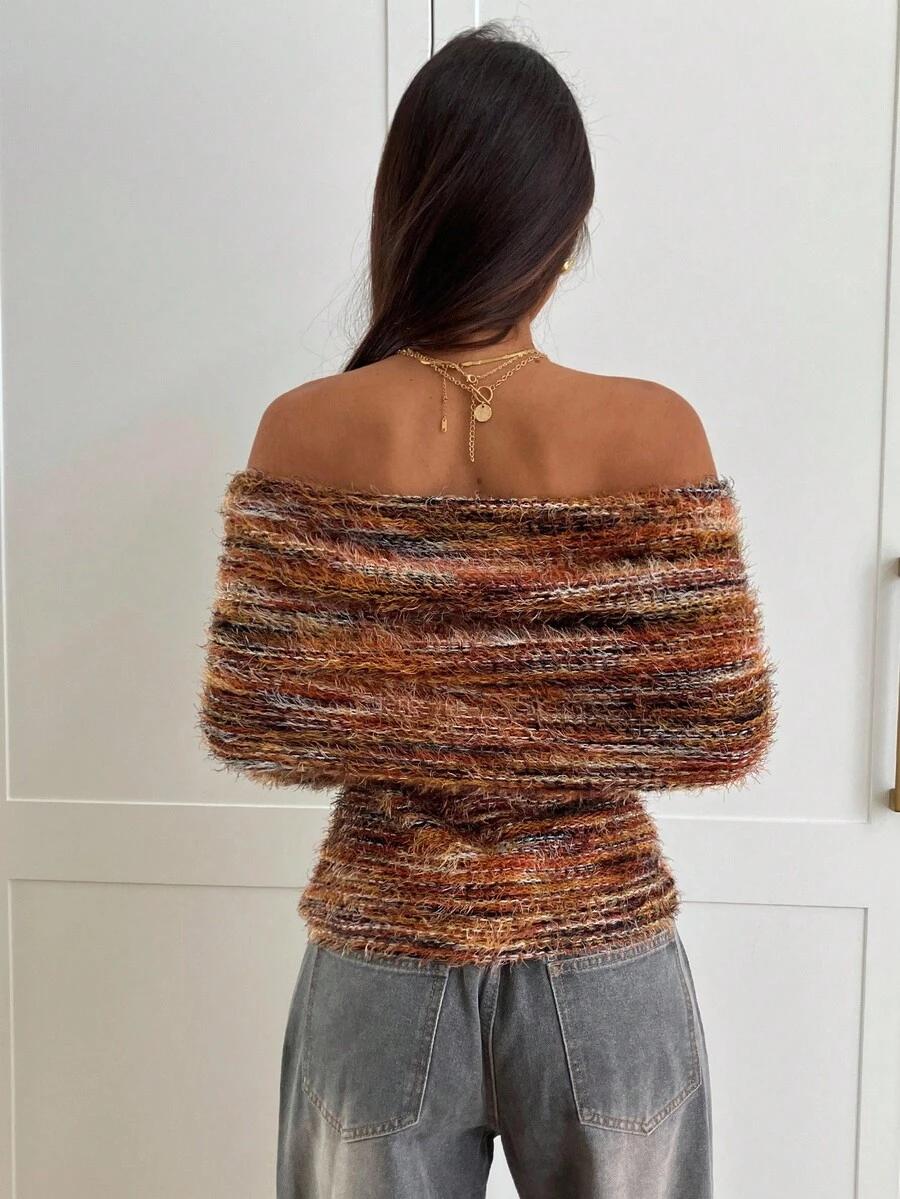 SWETER ODKRYTE RAMIONA