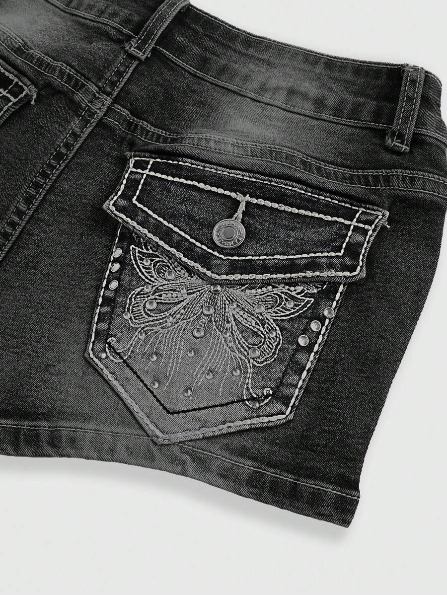 czarne spodenki jeans