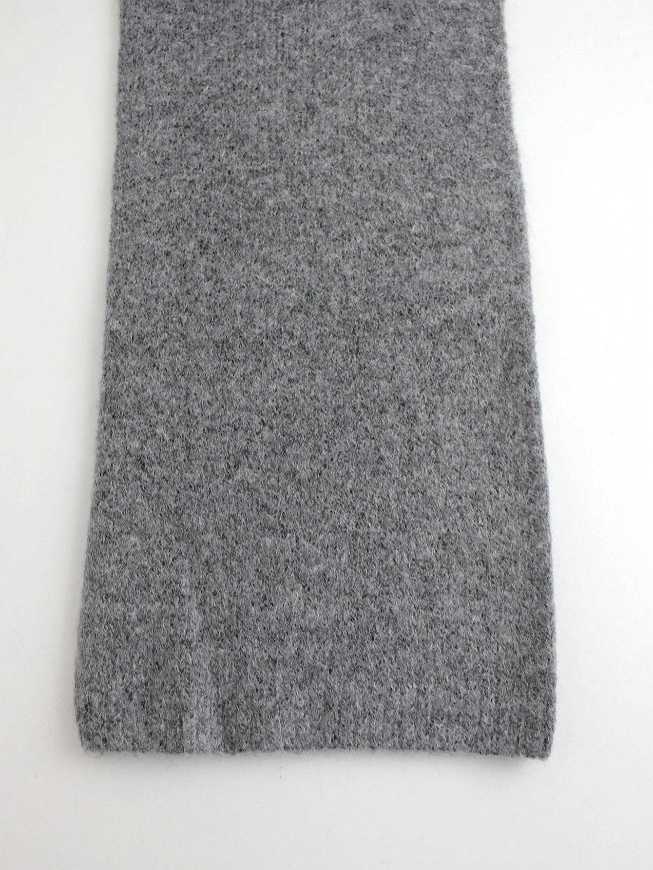 szary dzianinowy sweter 