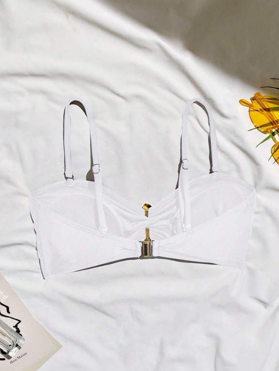 biała góra od bikini