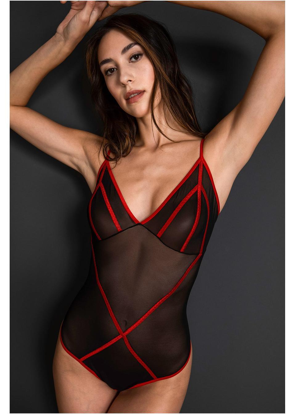 CZARNE BODY Z SIATECZKI