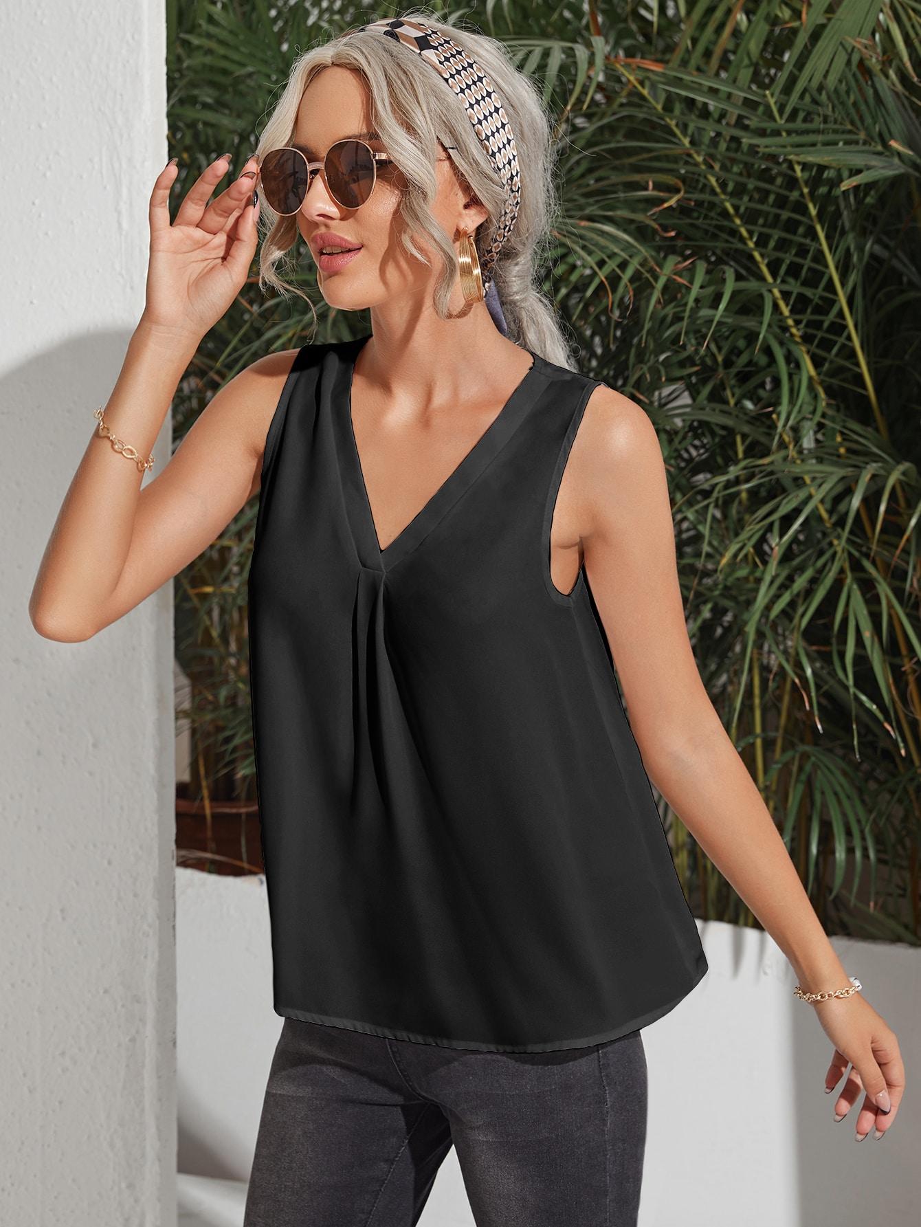 CZARNA BLUZKA V NECK