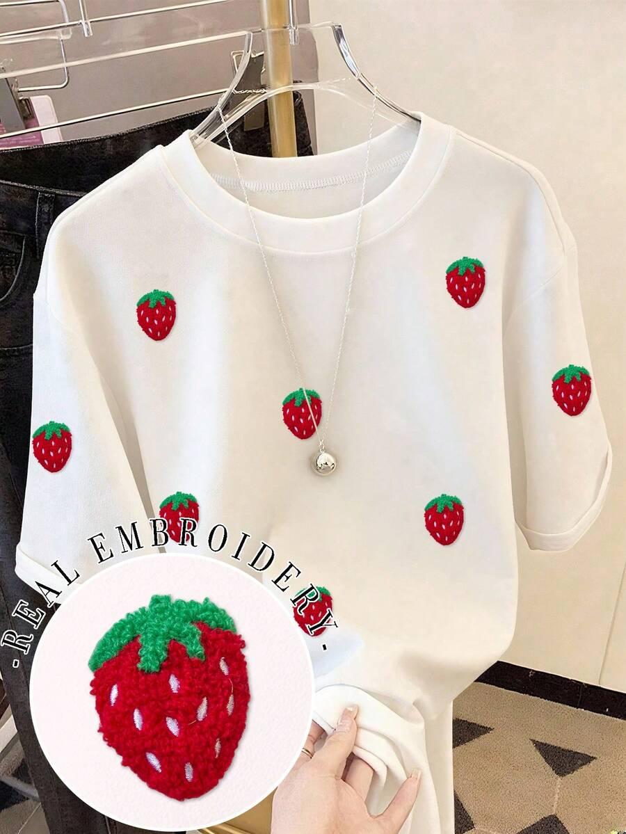 biały t-shirt w truskawki
