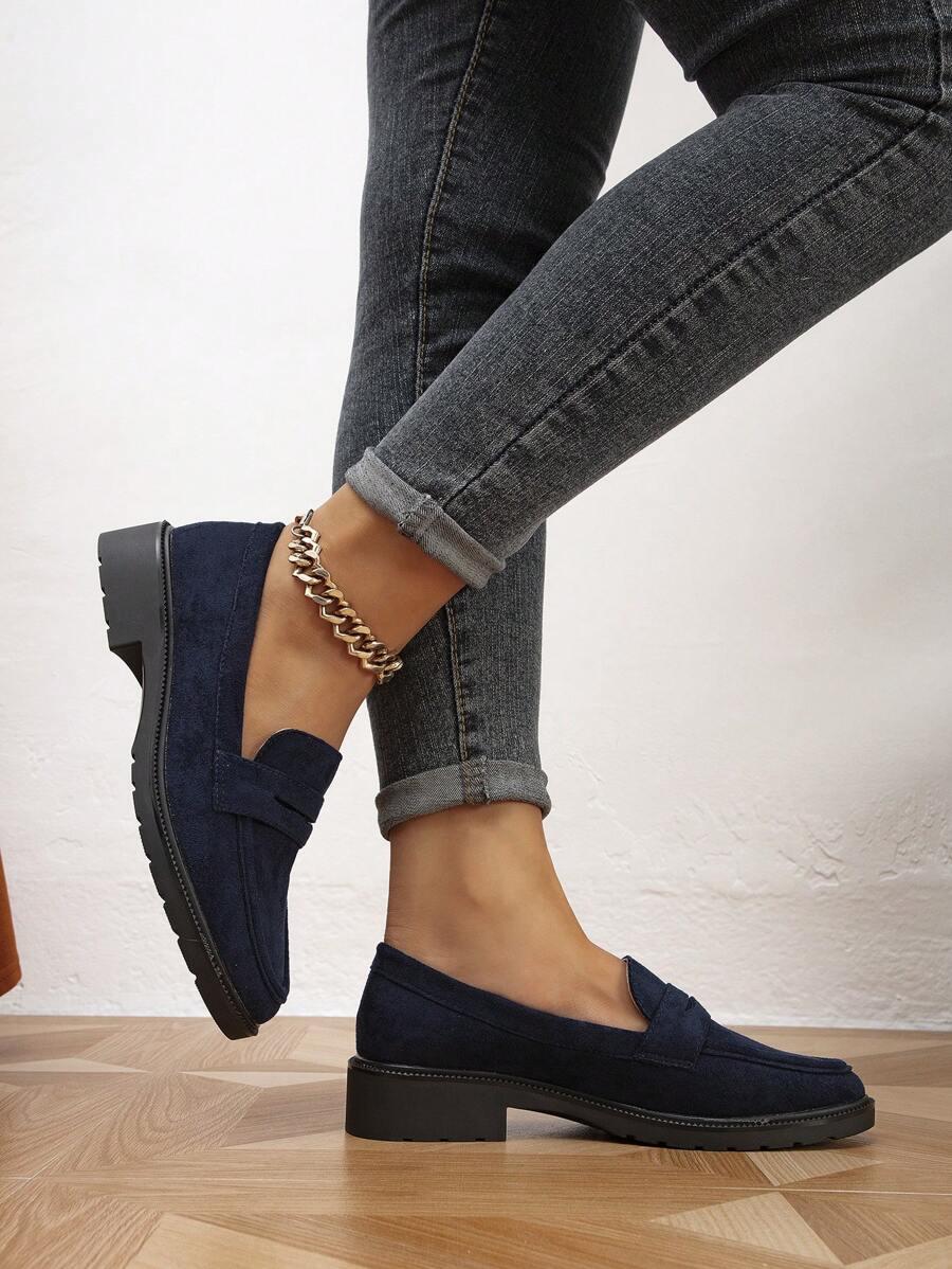 granatowe mokasyny casual