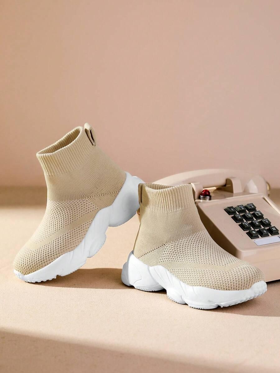 beżowe buty sportowe 