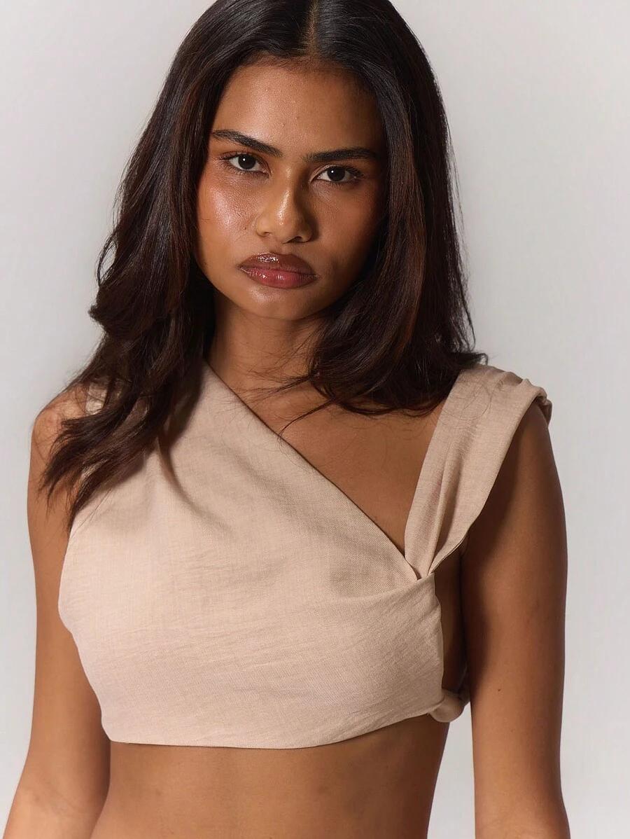 asymetryczny crop top 