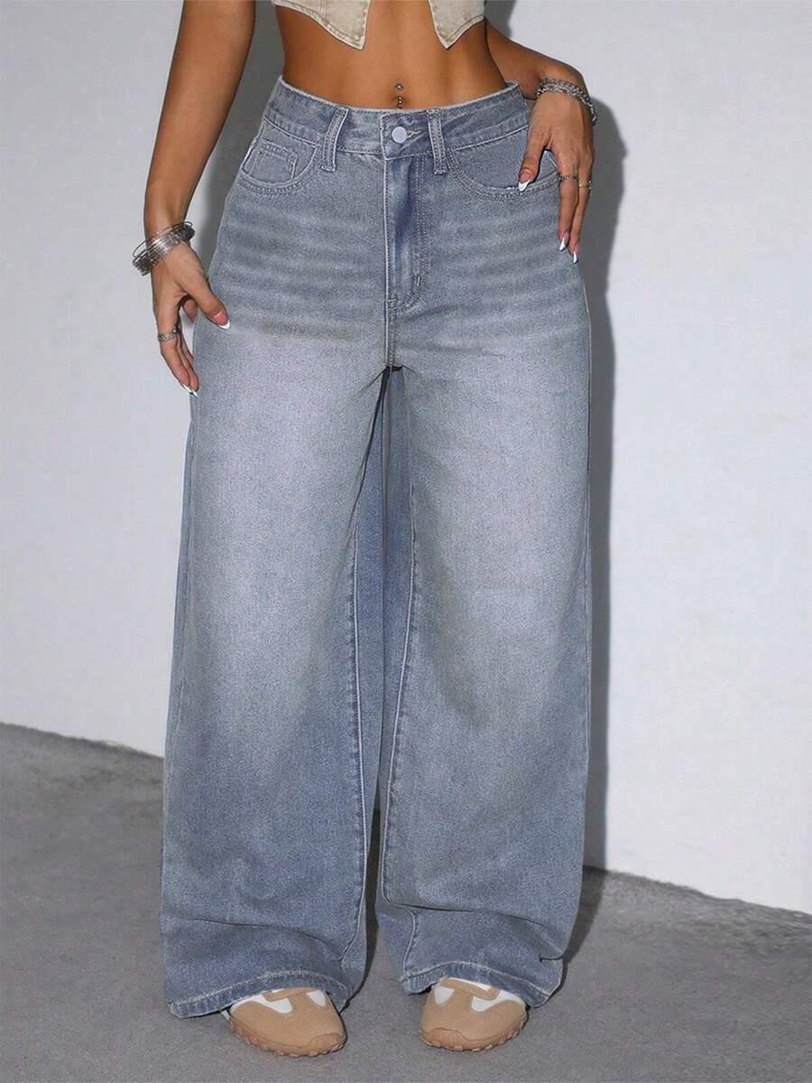 niebieskie jeansy kieszenie 