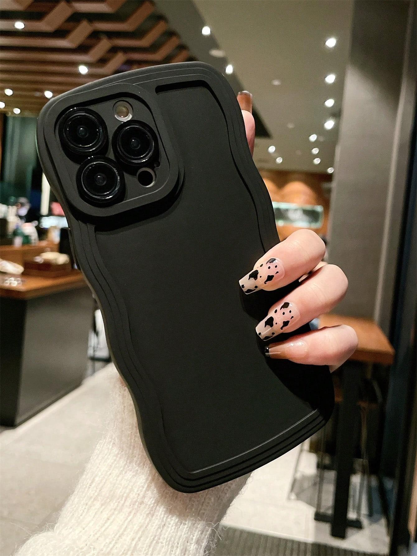 czarne etui na telefon iphone 15 pro