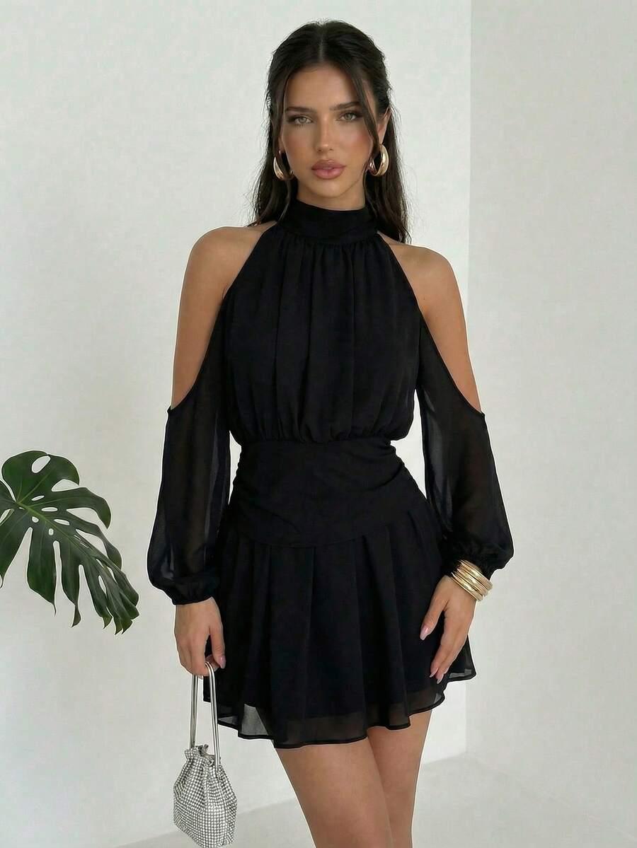 CZARNA MINI SUKIENKA