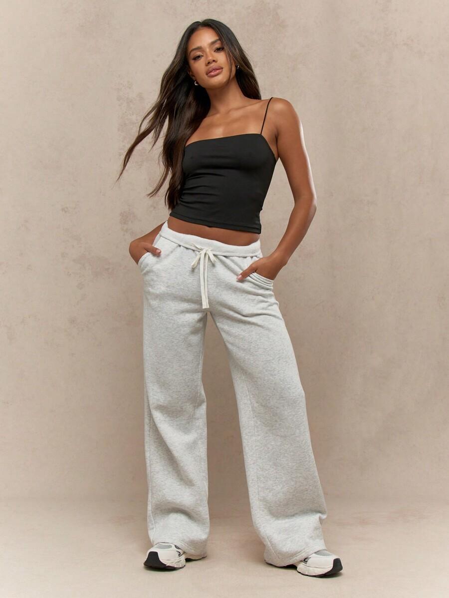 CZARNY CROP TOP NA RAMIĄCZKACH