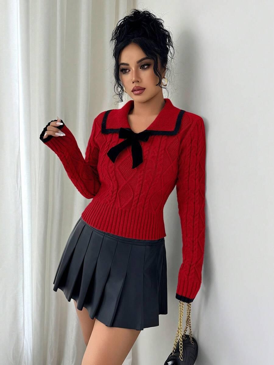 CZERWONY SWETER KOKARDA